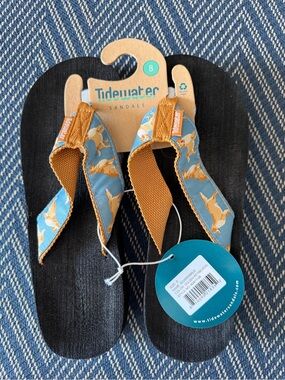 Tidewater Golden Retriever Women's Flip Flops NWT Size 8